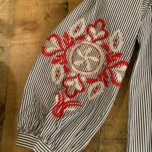 Bobois womens navy and white striped sleep shirt with embroidered flowers -M - Picture 7 of 9